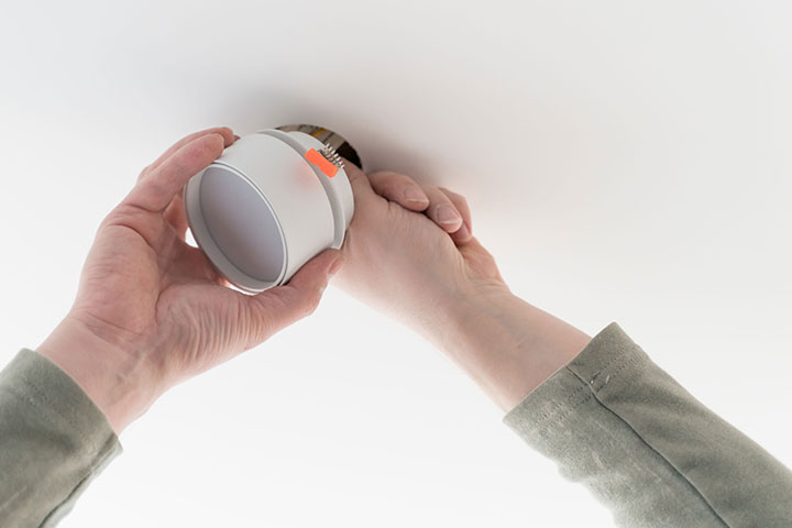Installation av lampa - Next Level Electric AB